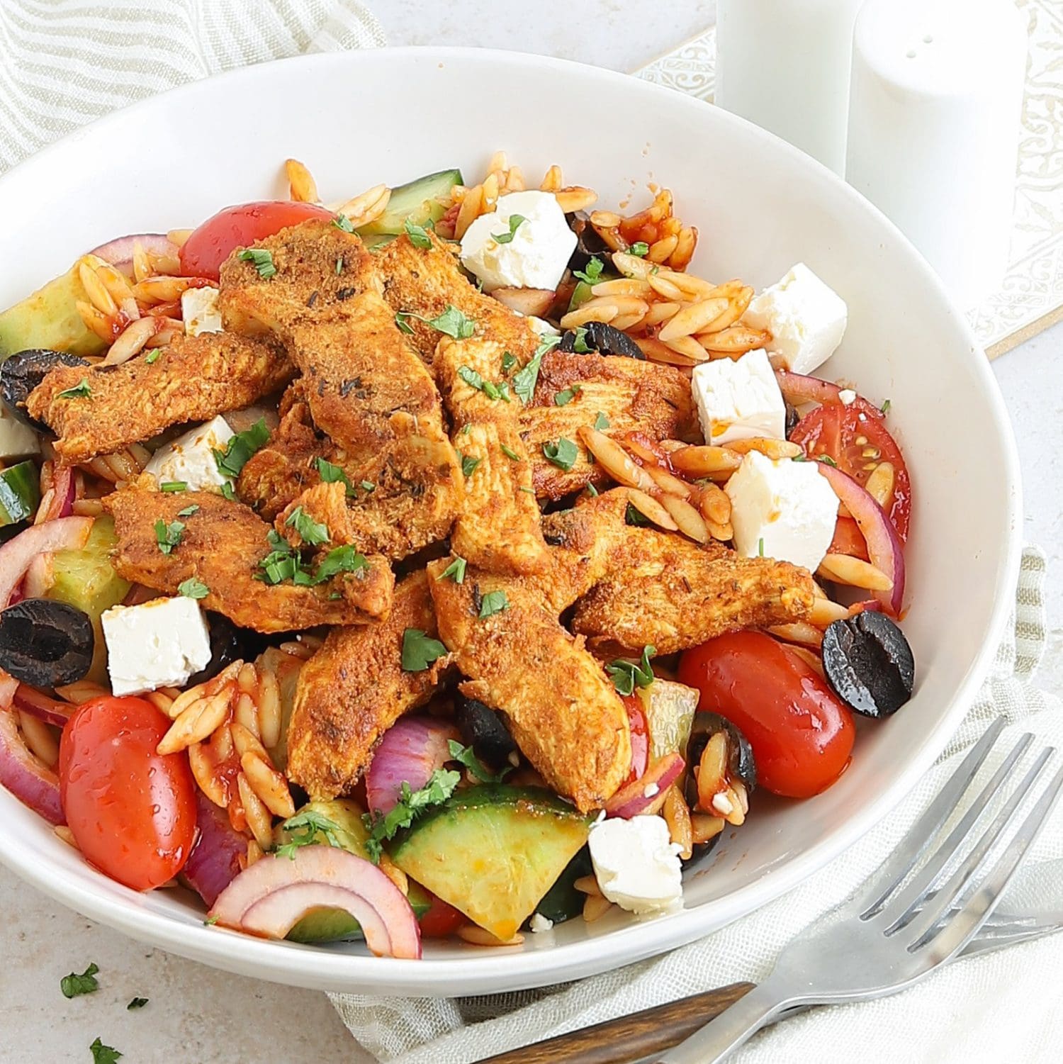 Hähnchen-Gyros-Nudelsalat