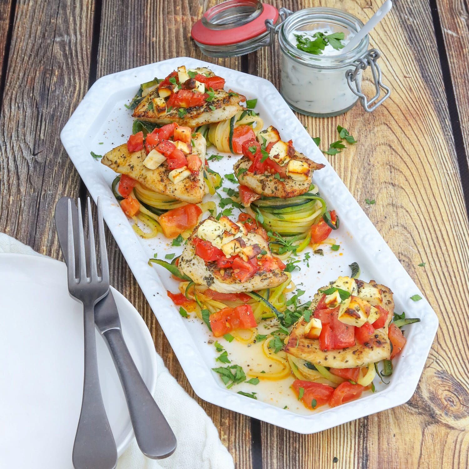 Mediterrane Putenschnitzel mit Zoodles