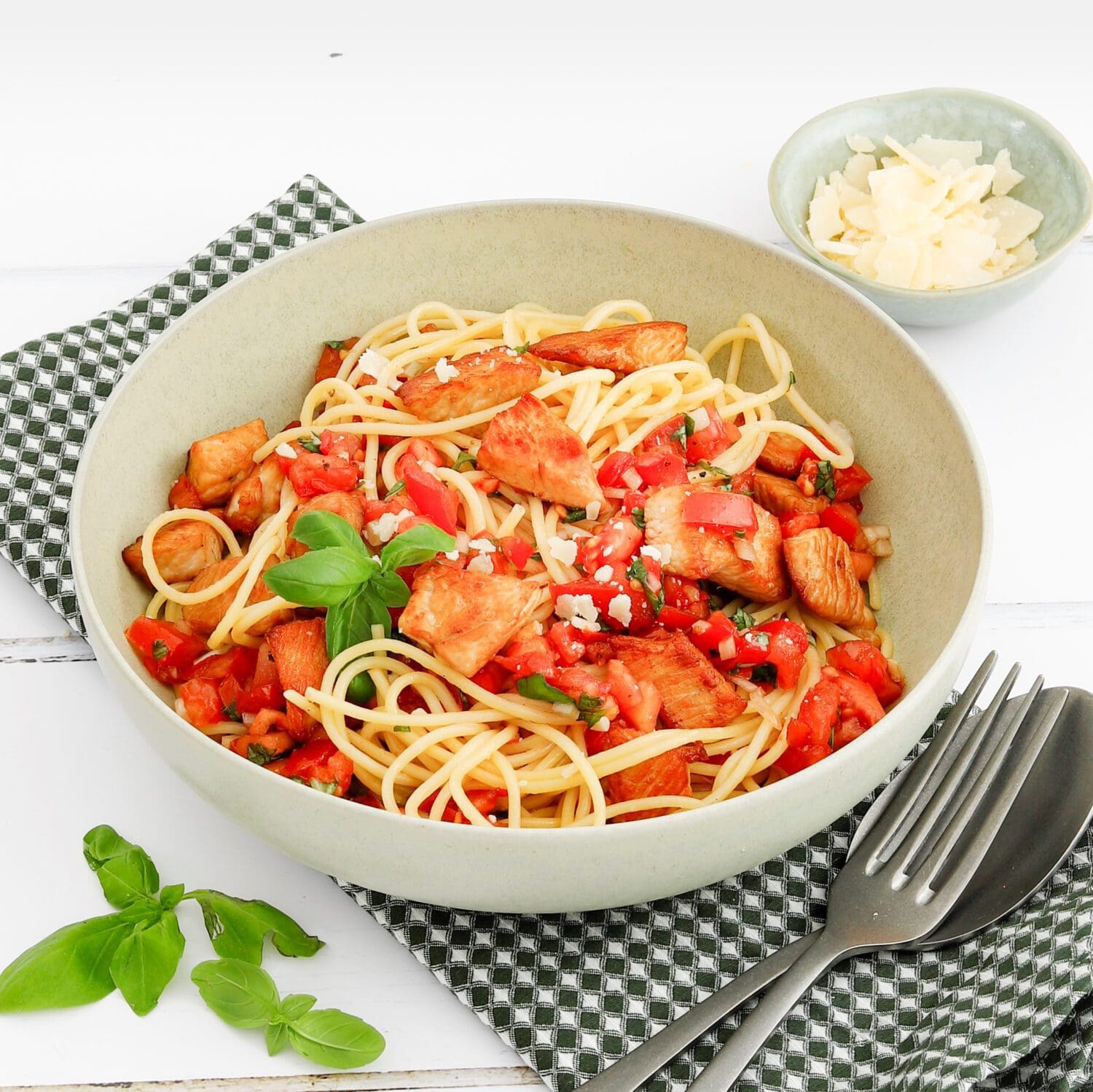 Bruschetta-Pasta mit Putengeschnetzeltem