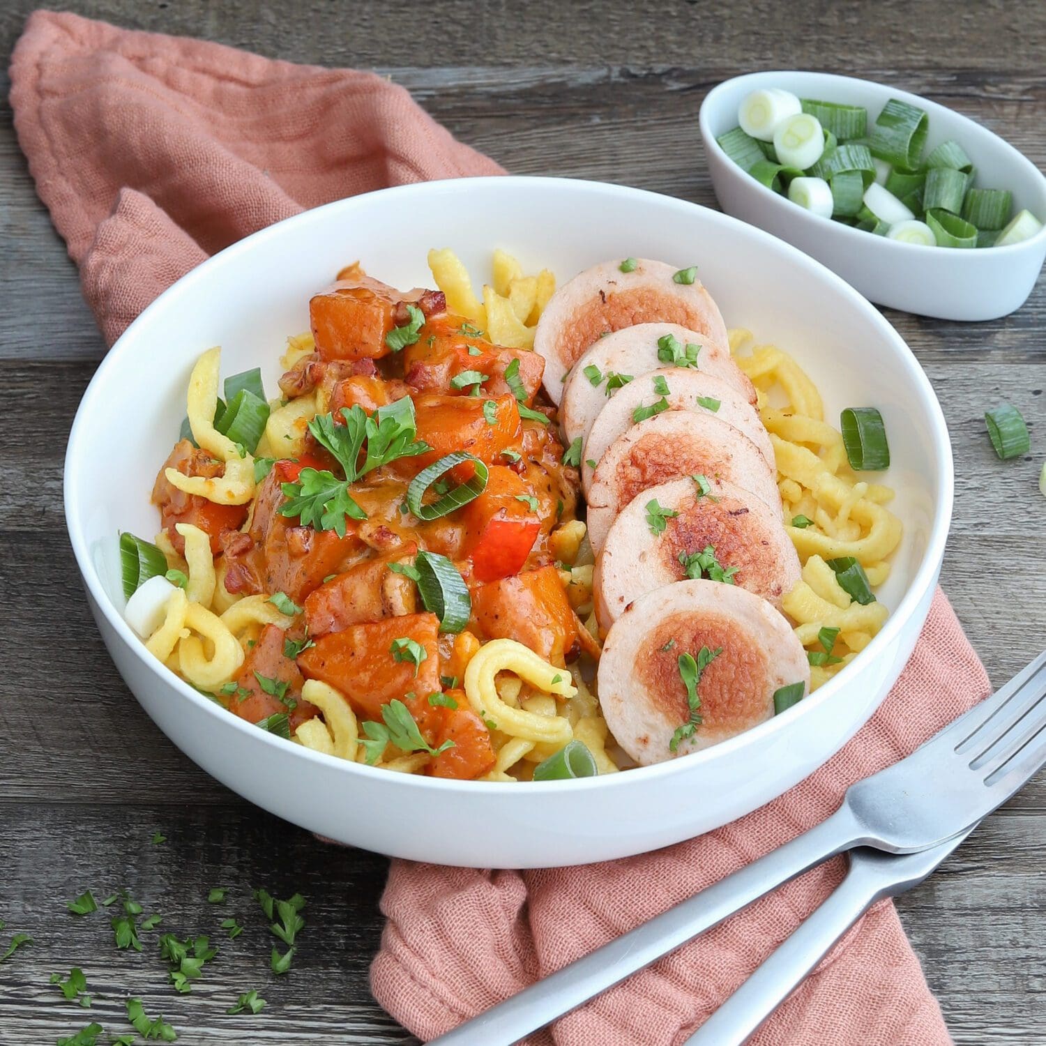Geflügelfleischwurst mit Kürbis-Spätzle