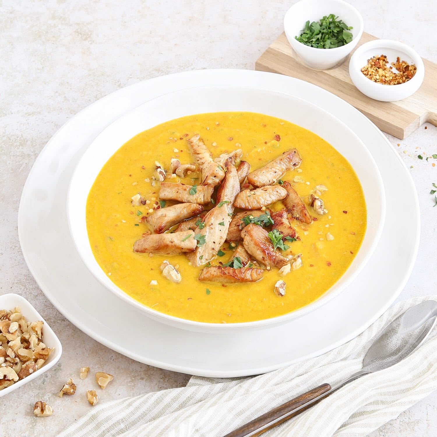 Möhren-Ingwer-Suppe mit Putenstreifen