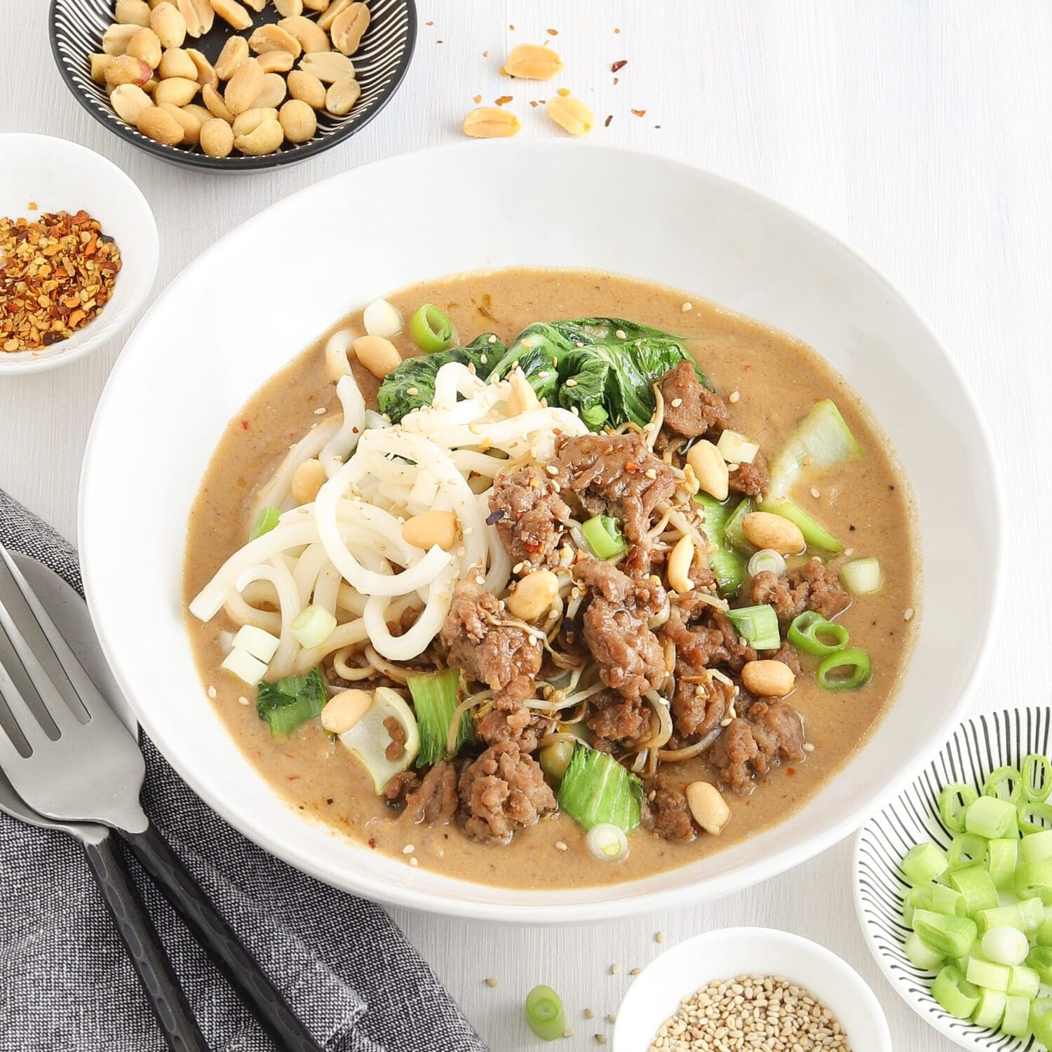 Dan Dan-Style-Nudeln mit Putenhackfleisch