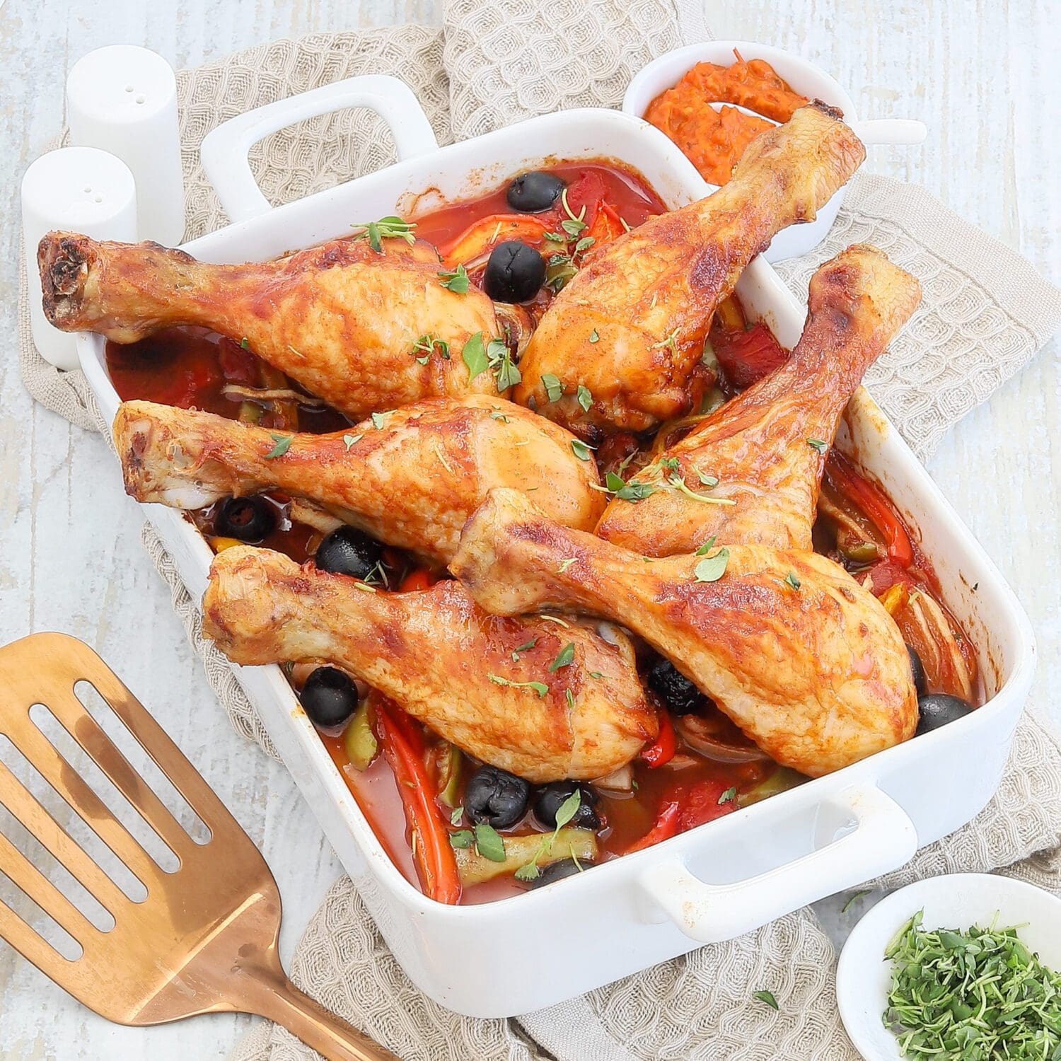 Marinierte Drumsticks auf Paprikagemüse