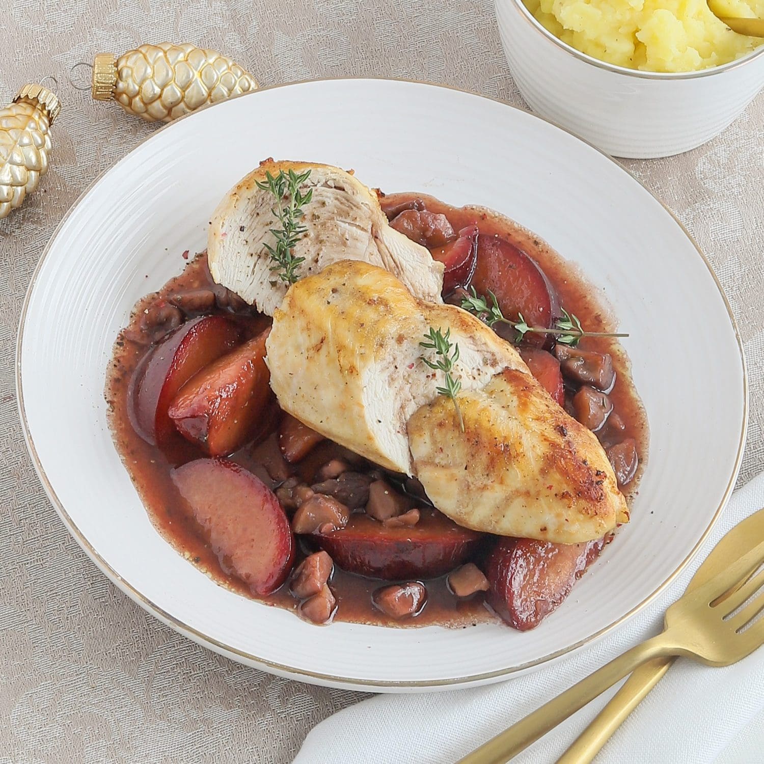 Hähnchenfilet mit Maronen und Pflaumen