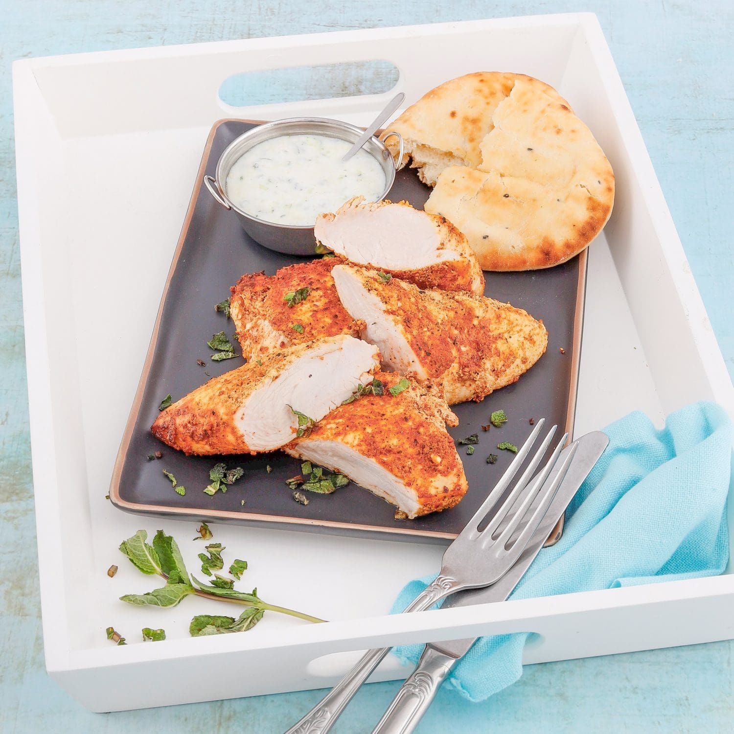 Grilled Tandoori Turkey mit Zucchini-Minz-Joghurt