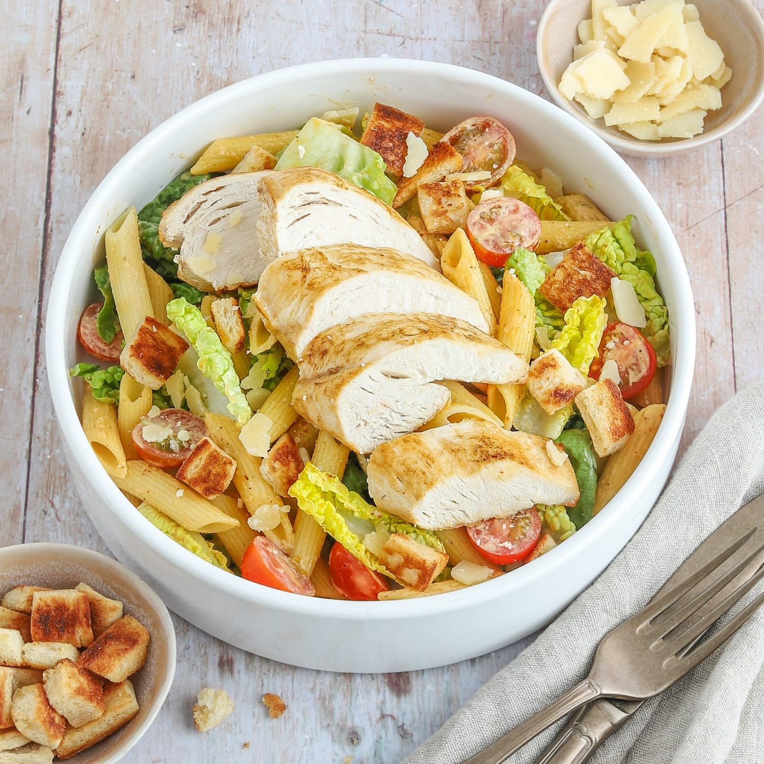 Caesar Nudelsalat mit Hähnchenfilet