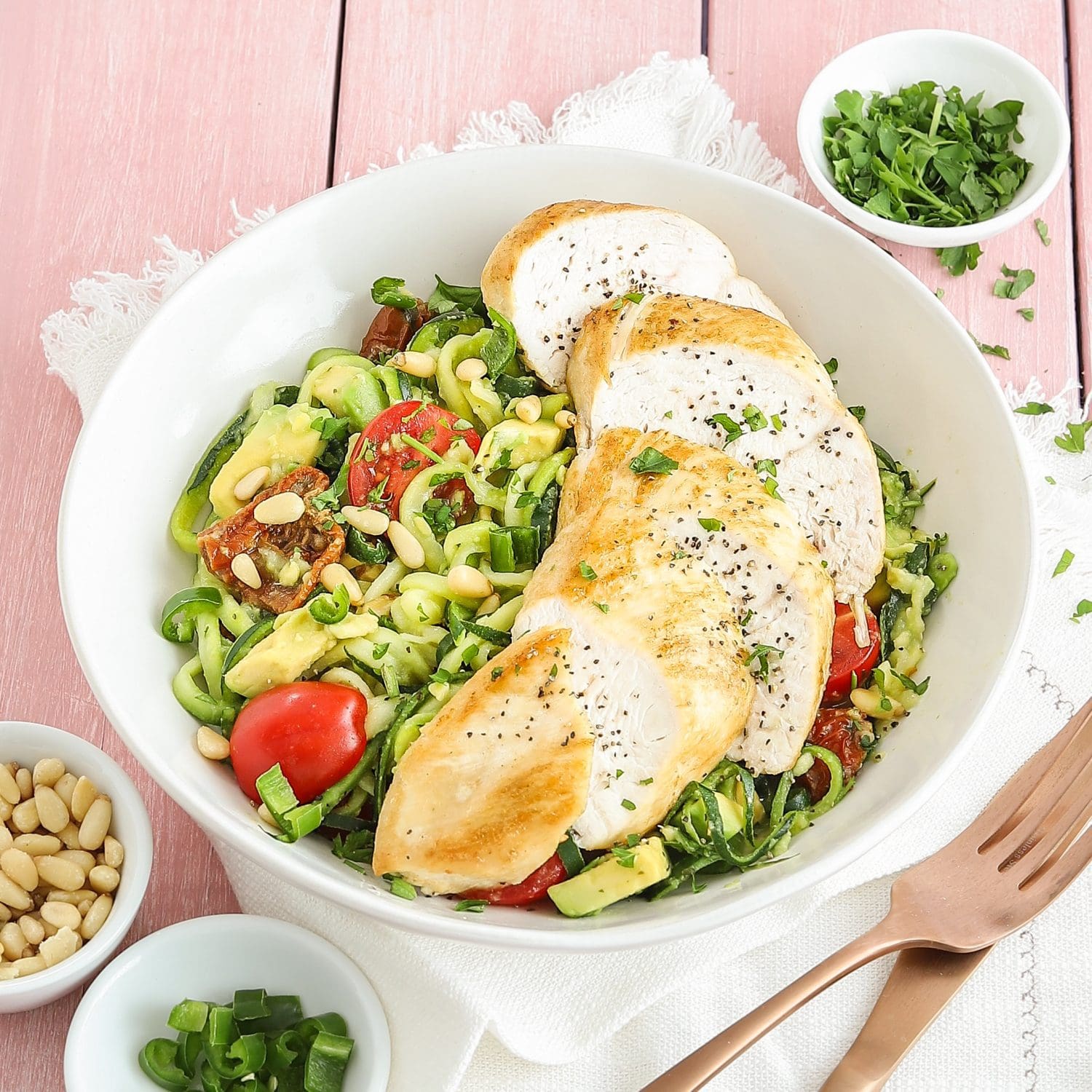 Hähnchenfilet mit Zoodlessalat