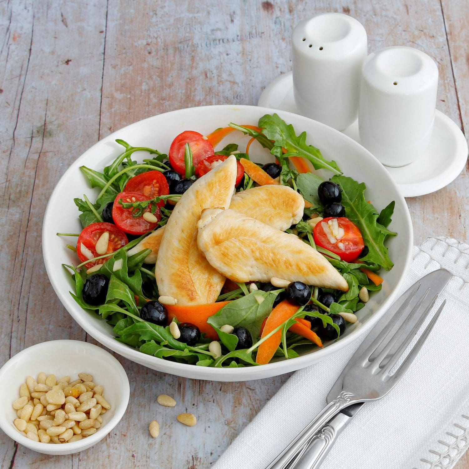 Hähnchen-Innenfilets mit Rucola-Blaubeeren-Salat