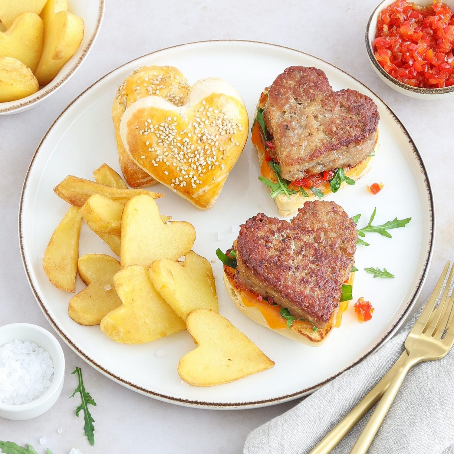 Herzchen-Burger mit Putenhackfleischpatties