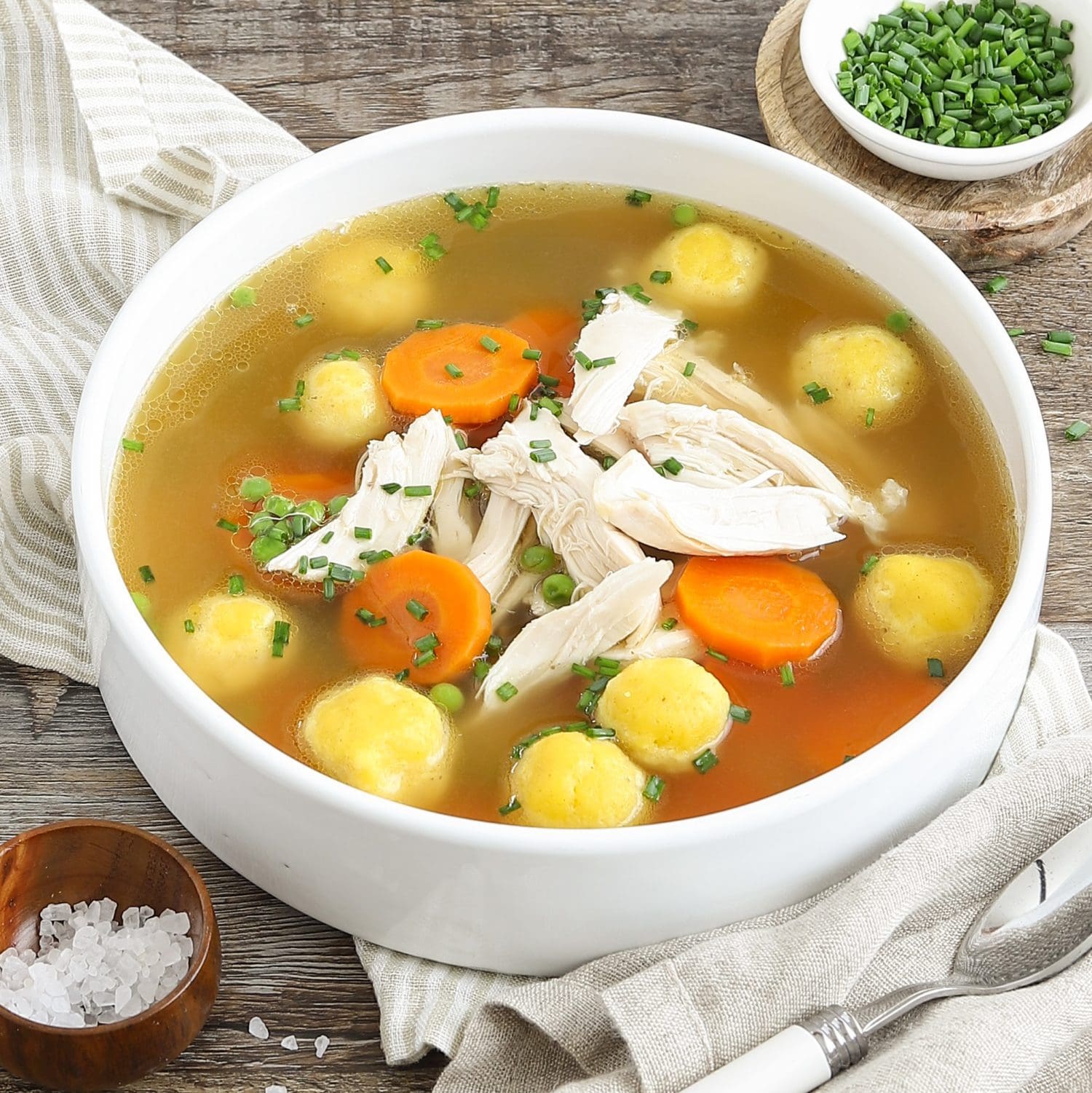 Hühnersuppe mit Grießnockerln
