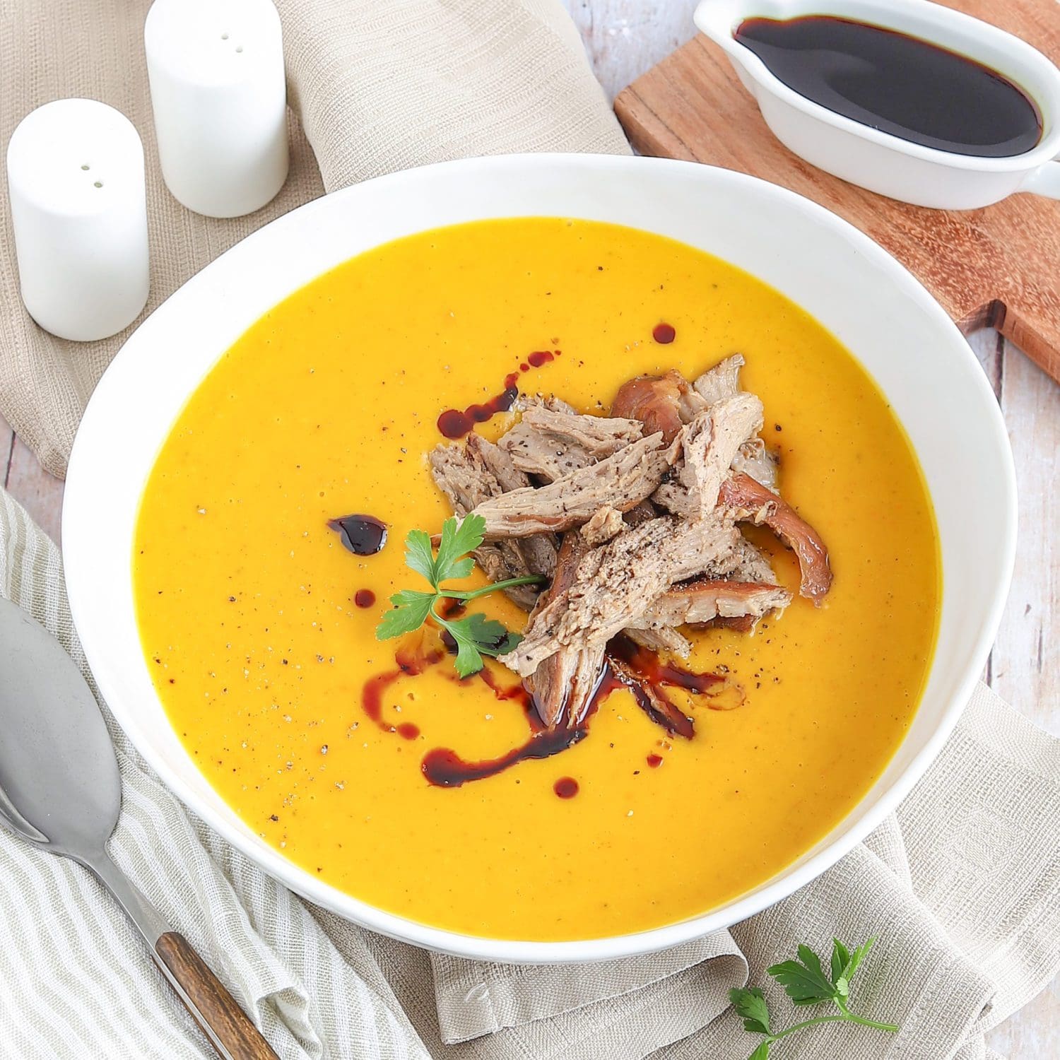 Kürbiscremesuppe mit pulled duck