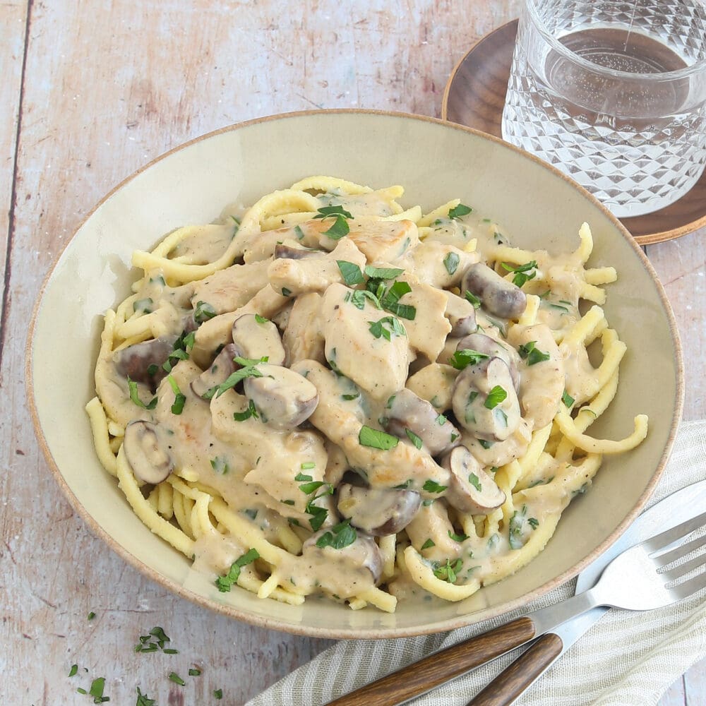 Hähnchenoberkeulen in Zitronen-Knoblauch-Sauce - We love Geflügel