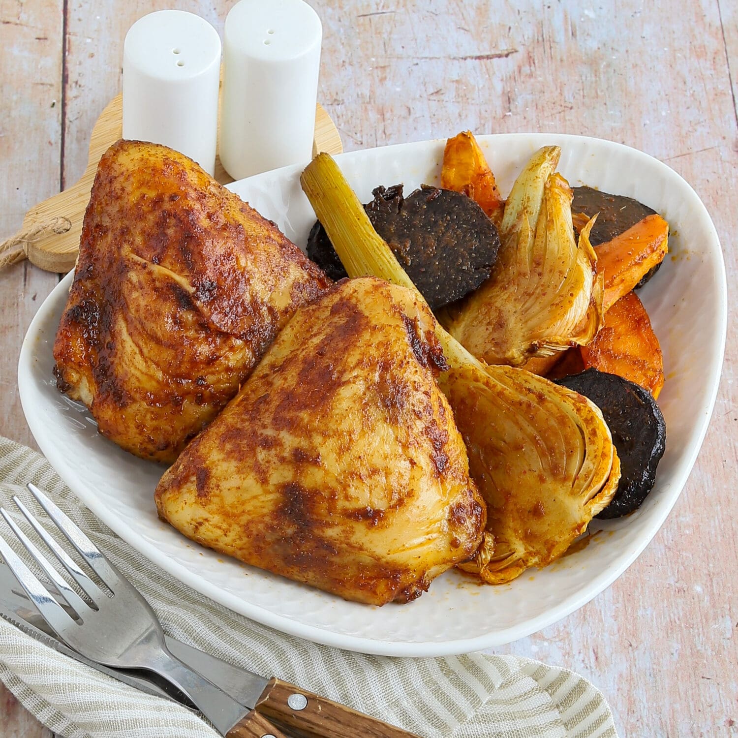 Harissa-Hähnchenoberkeulen