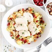 Pochiertes Zitronen-Hähnchenfilet auf Chinakohlsalat