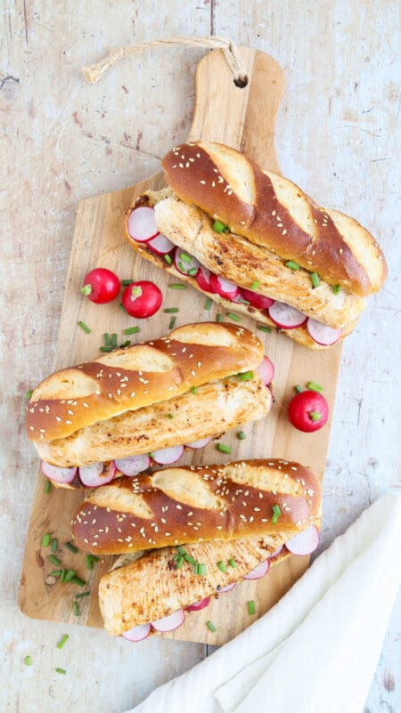 Puten-Hotdog mit Obatzda-Füllung